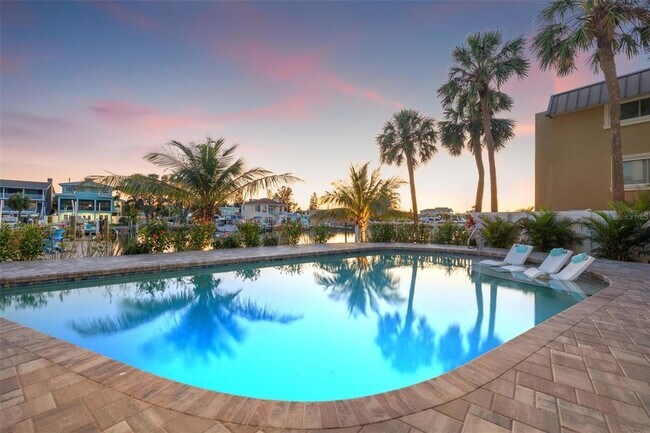 Building Photo - 12400 Capri Cir N