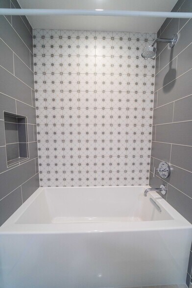 Building Photo - 1830 Illion St