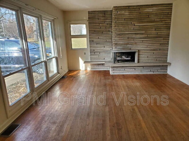Building Photo - 3314 N Taylor Ave