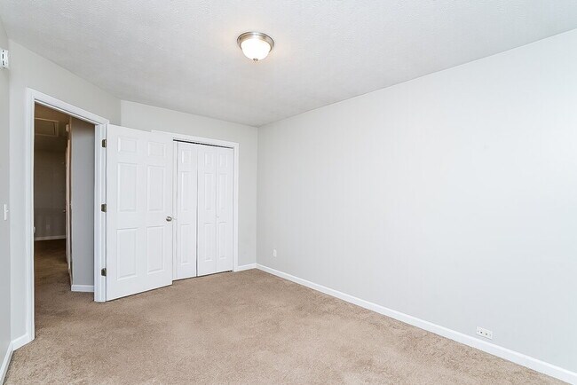 Building Photo - 4033 Pepperwood Dr
