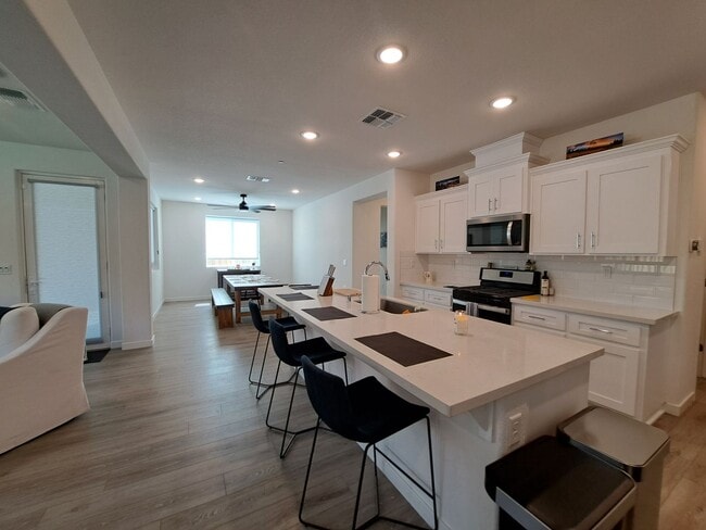 Building Photo - Gorgeous Smart Home is Clean & Loaded!  - ...