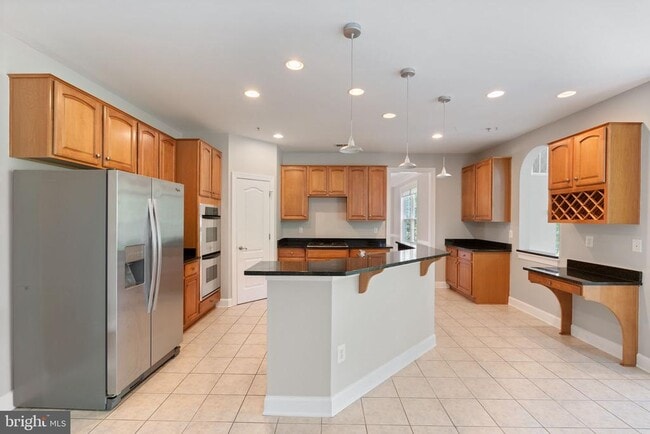 Building Photo - 15436 Symondsbury Way