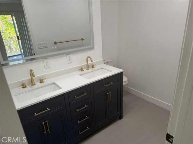 Building Photo - 5340 Las Virgenes Rd