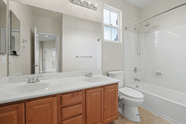 Building Photo - 4865 Peninsula Point Dr