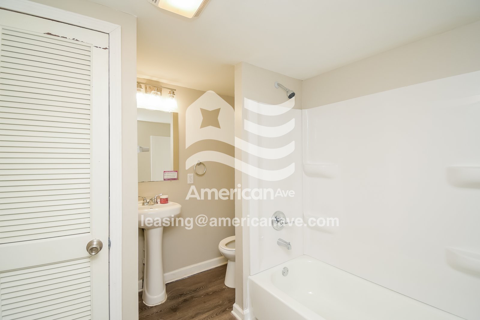 Building Photo - 1227 E 4th St