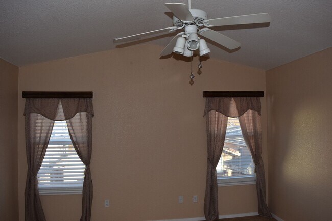 Building Photo - Coming Soon Spacious North Tracy Home – 4 Bedrooms | 2.5 Bathrooms