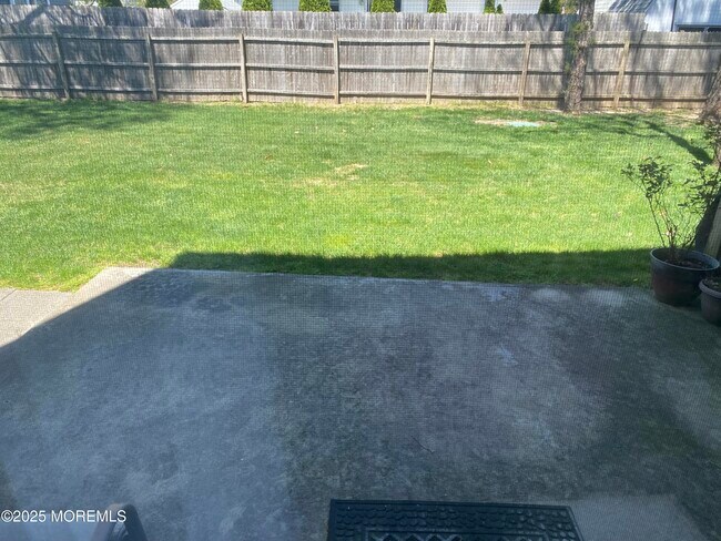 Building Photo - 49 White Swan Way