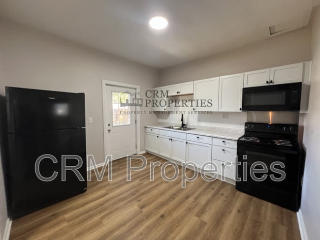 Building Photo - 1329 N Wabash Ave