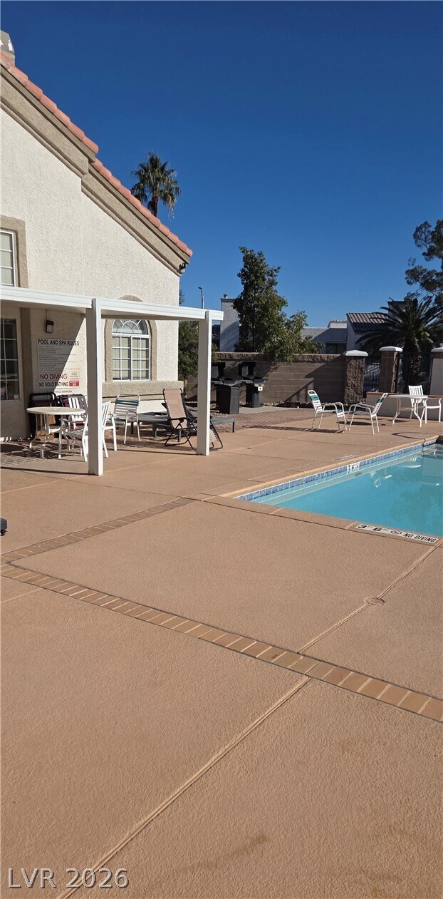 Building Photo - 346 Seine Way