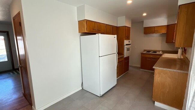 Building Photo - 1628 Smith Pl
