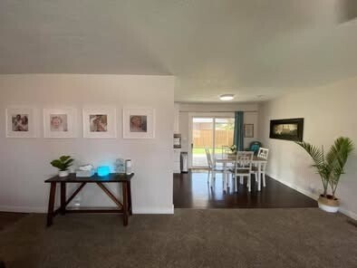 Building Photo - 1147 W 40 S