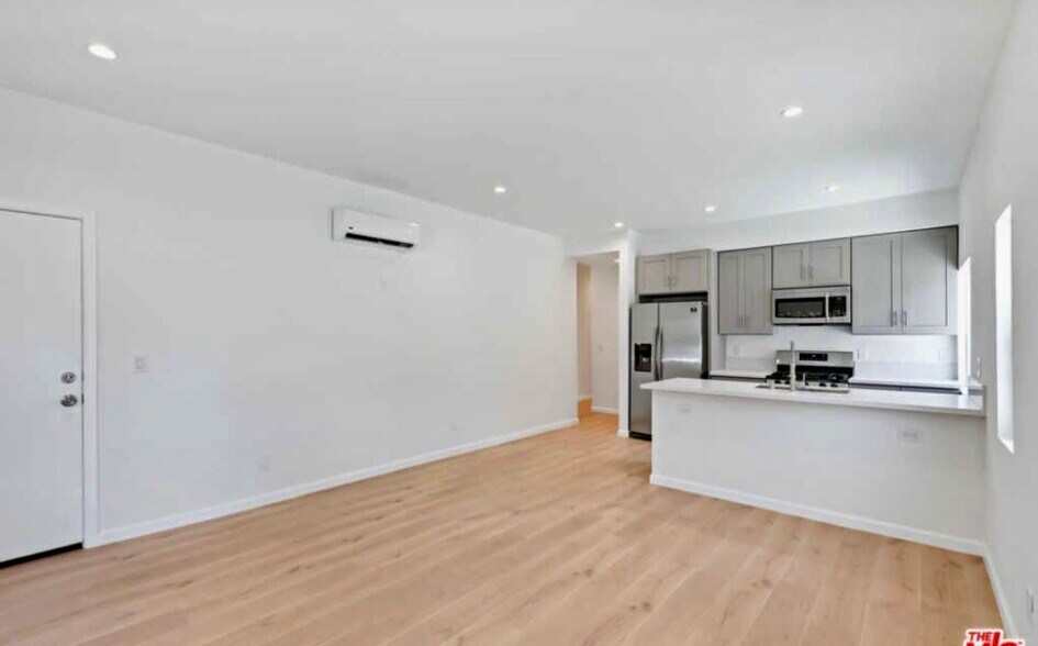 Building Photo - 5234 W 20th St