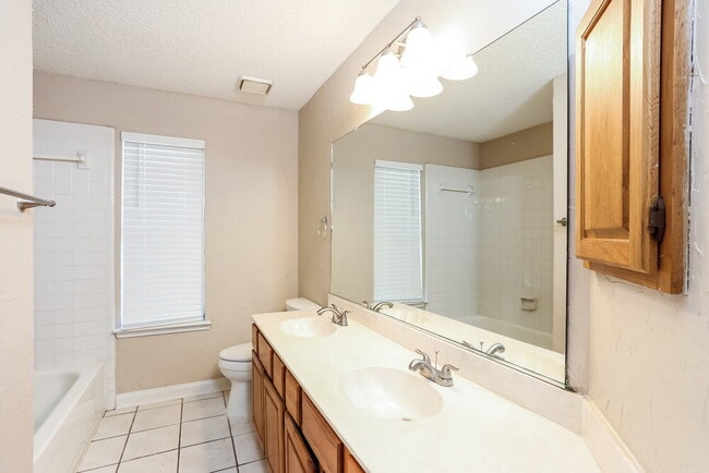 Building Photo - 7401 Glenstone St