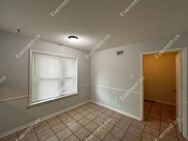 Building Photo - 760 Hackberry Dr