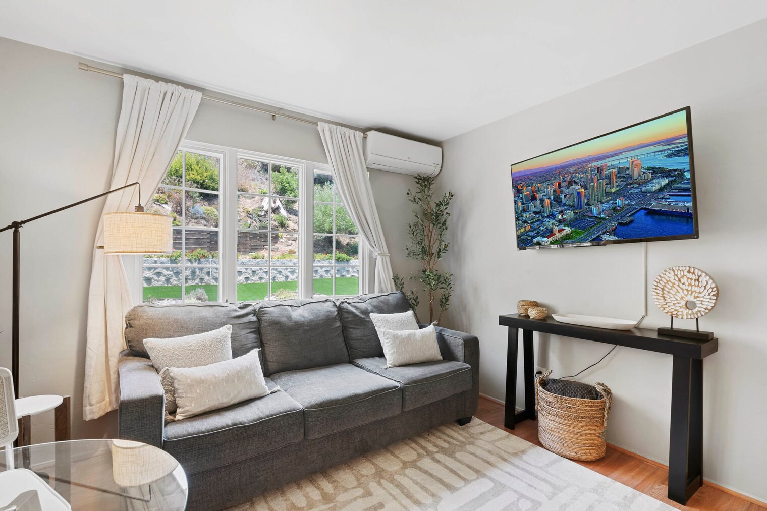 Building Photo - 4646 Robbins St