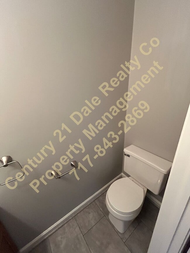 Building Photo - Beautiful 2 Bedroom Condo in West York Schools with a Large 2 Car Garage