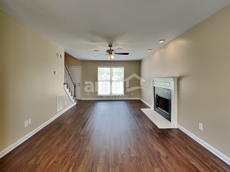 Building Photo - 104 Sunset Dr