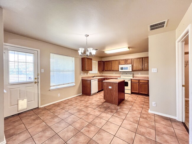 Building Photo - 218 Val Verde Dr