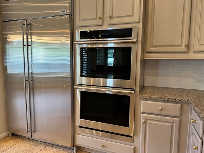 Building Photo - Resort-Style Phoenix Home with Pool, Outdo...