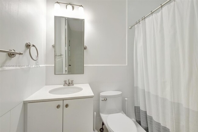 Building Photo - 5765 SW 84th St