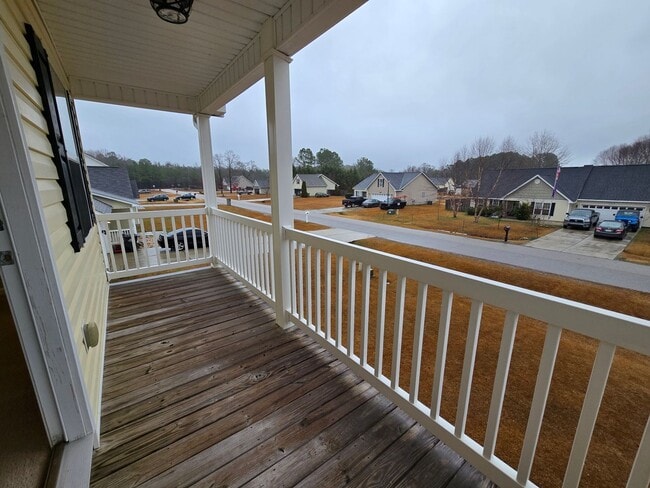 Building Photo - NEW LISTING!!!!!