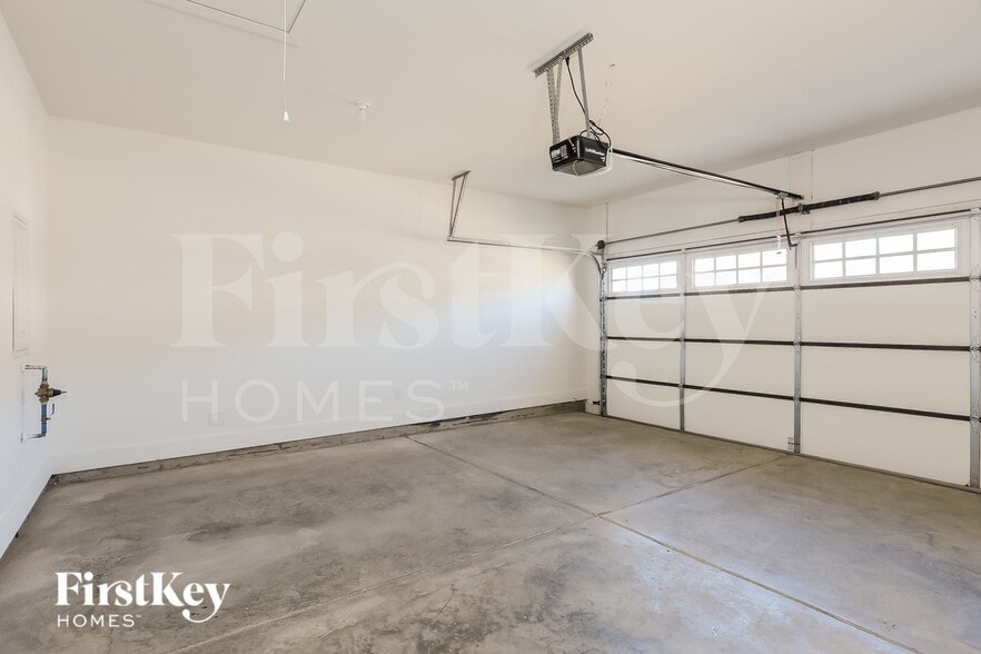 Building Photo - 1414 Woodridge Pl