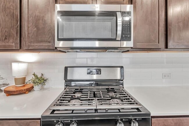 Building Photo - 204 Big Sandy Creek Dr