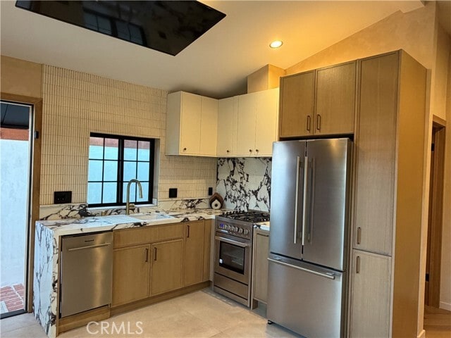 Building Photo - 6632 Fulton Ave