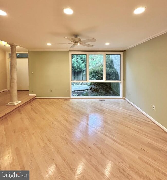 Building Photo - 2021 Lakebreeze Way