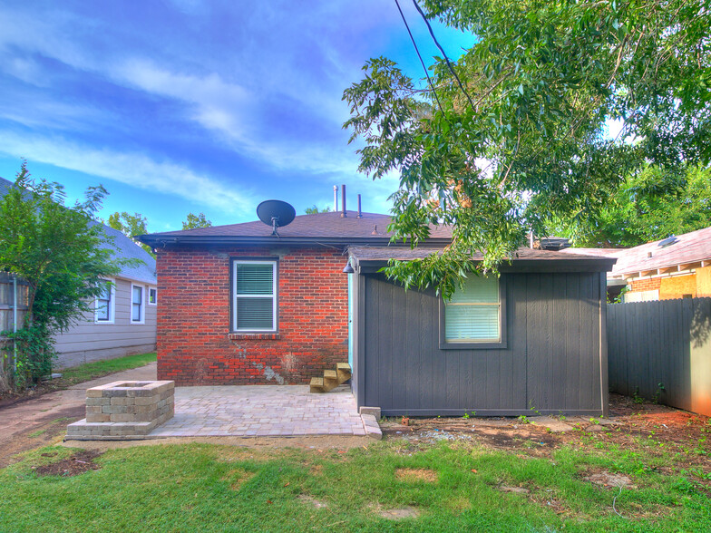 Building Photo - 841 NW 33rd St