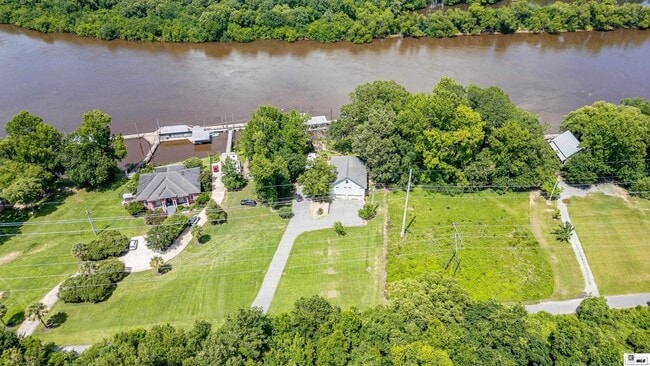 Building Photo - 237 River Oaks Dr