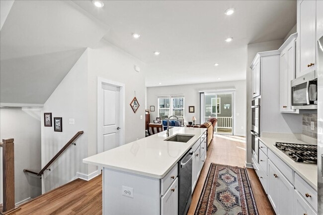 Building Photo - Like New! CLOSE TO I-95 & QUANTICO!