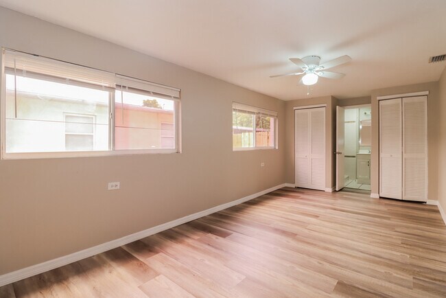 Building Photo - 2145 25th Ave N