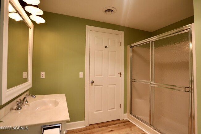 Building Photo - 25 Villagewood Cir