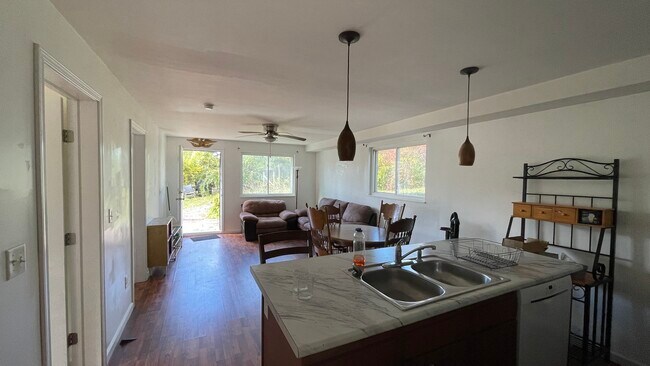 Building Photo - 12 Peregrine Way