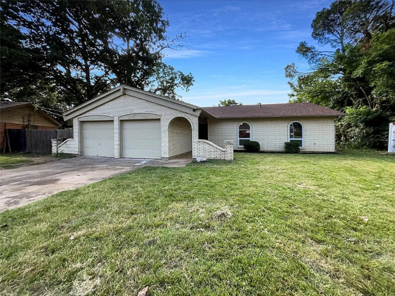 Primary Photo - 2369 Laredo Ct