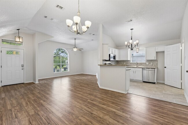 Building Photo - 2345 Park Vista Dr