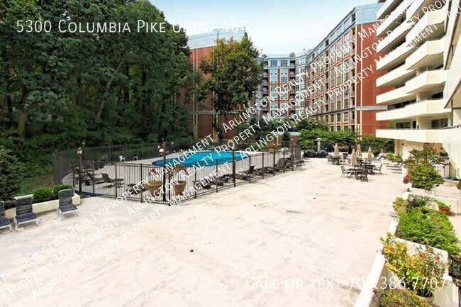 Building Photo - 5300 Columbia Pike