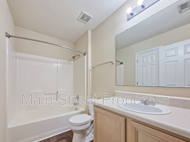 Building Photo - 1057 Freeboard Blvd
