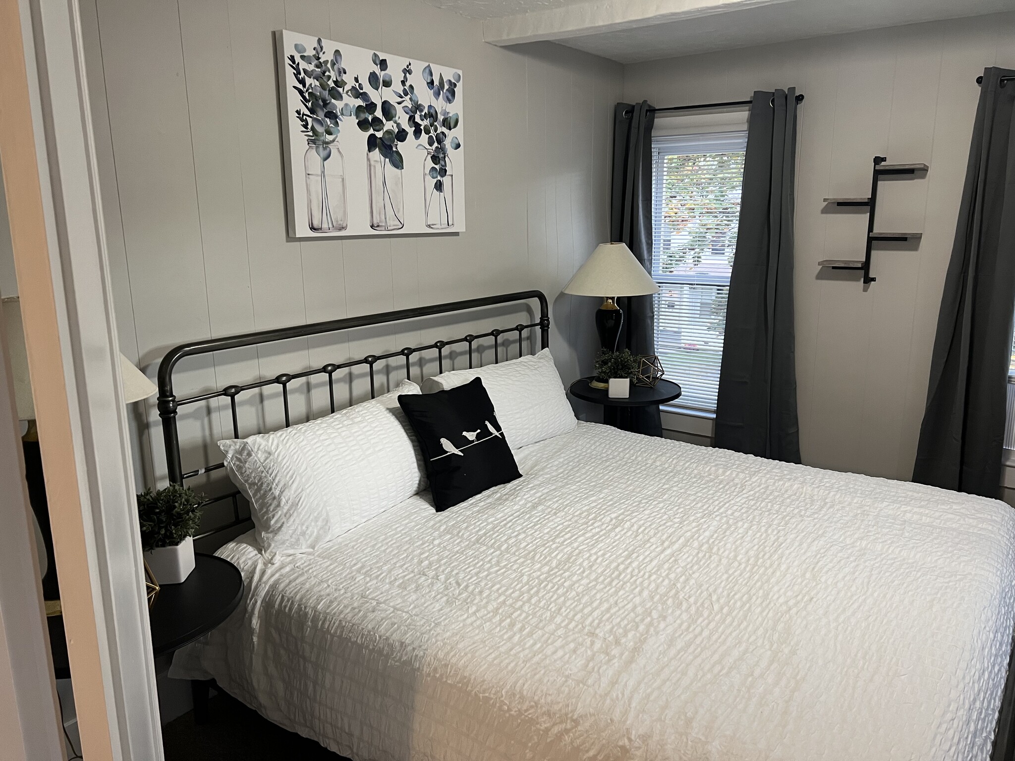 Building Photo - 14 1st St