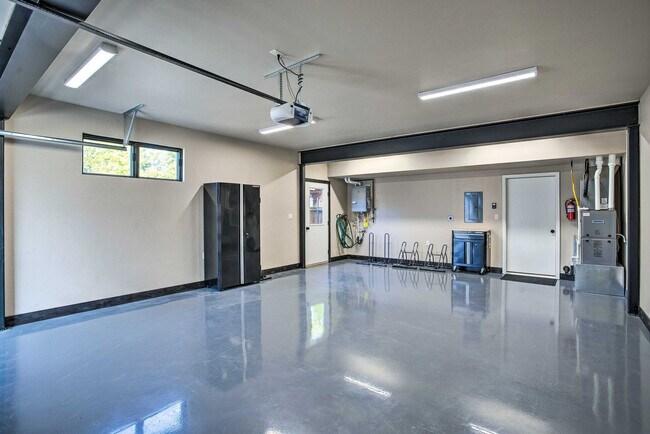 Building Photo - 282 E 100 S