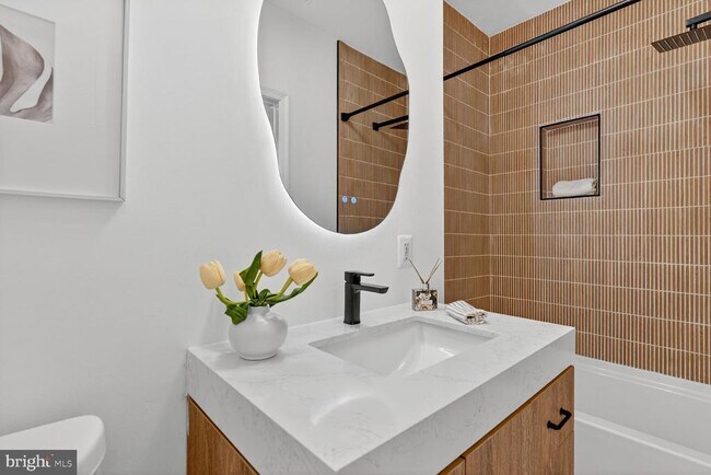 Building Photo - 4822 5th St NW