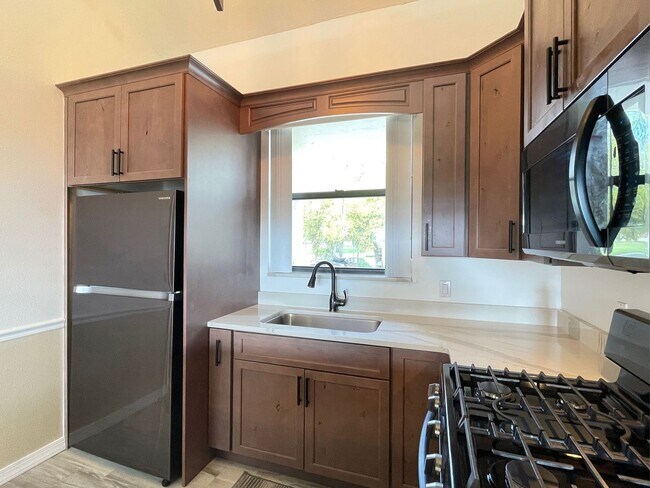 Building Photo - Two-Bedroom Condo in Winterset Community