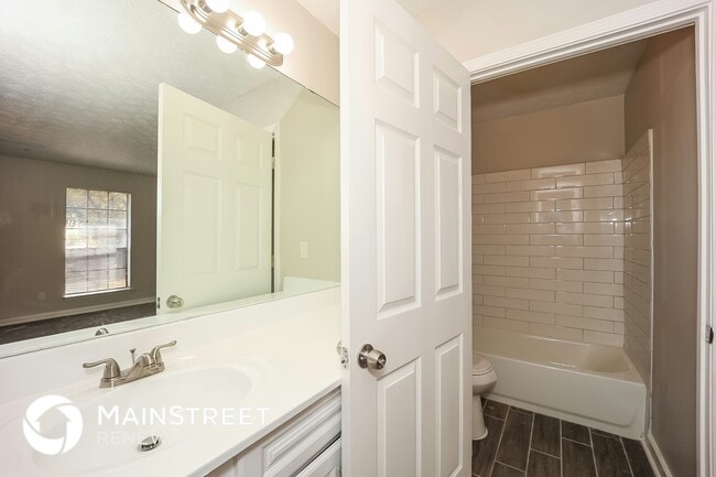 Building Photo - 8682 Cedar Creek Ridge