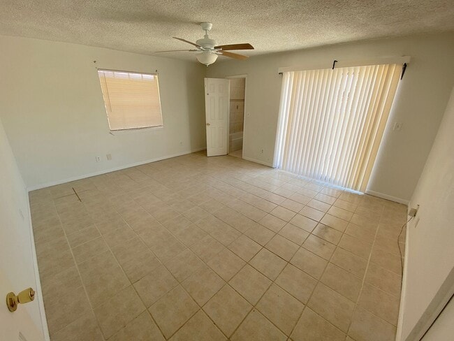 Building Photo - East El Paso 3 bed Refrig A/C