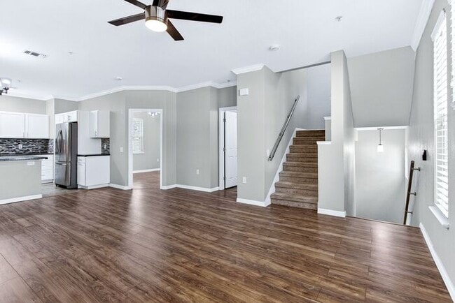 Building Photo - Immaculately updated 3/2.5 Three-Story Maitland Condo in Visconti!