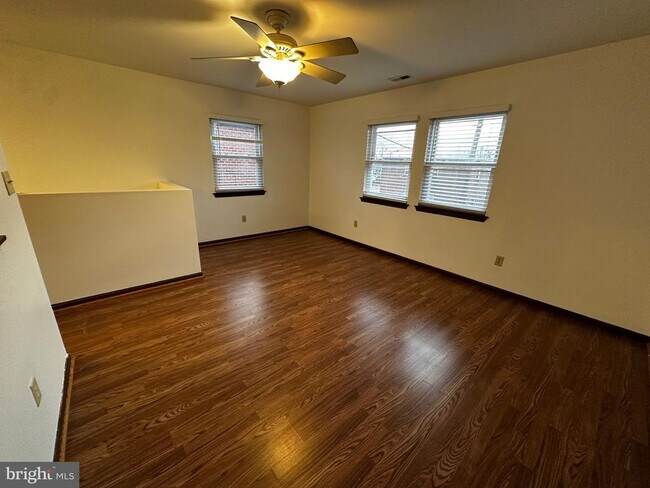 Building Photo - 1439 Vista St