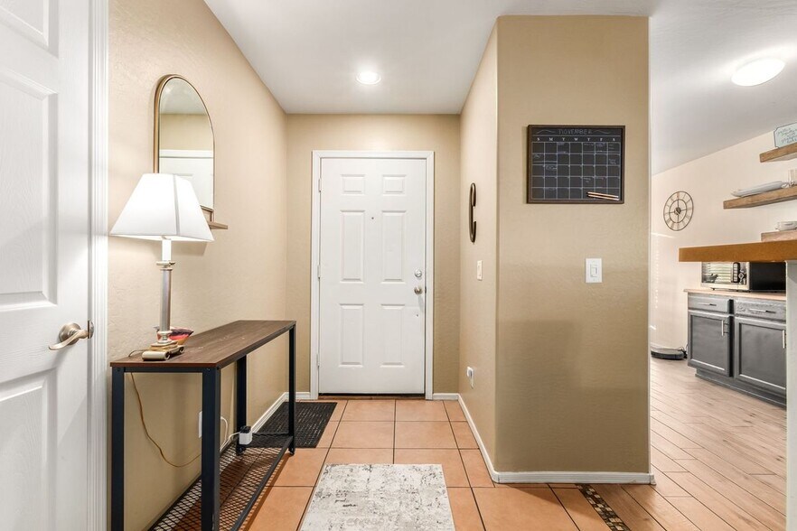 Entry Way - 2213 S 65th Dr