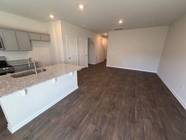 Building Photo - 2382 Bellflower St