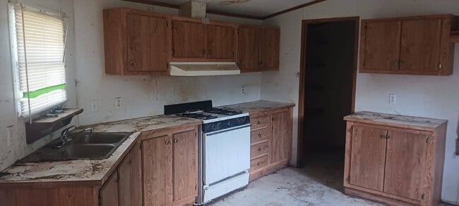 Building Photo - 200 N Pine St